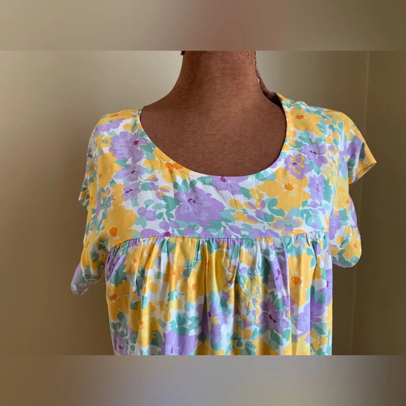 Emily wonder floral blouse, spring flowers top - Picture 2 of 8